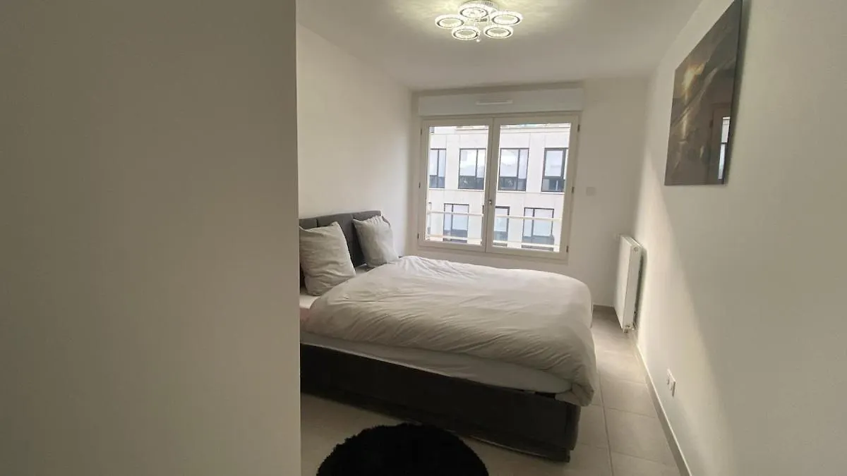Linaland - Charming Apartment Near Paris Chatenay-Malabry 0*,  France