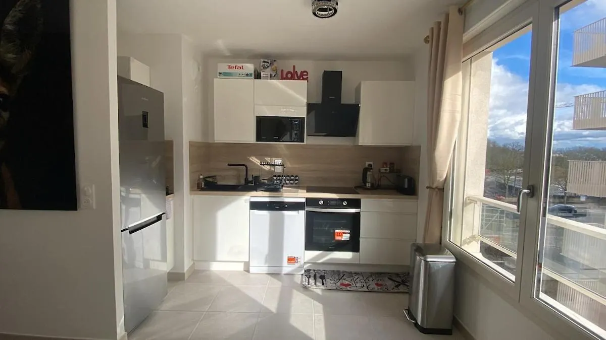 Linaland - Charming Apartment Near Paris Chatenay-Malabry 0*,