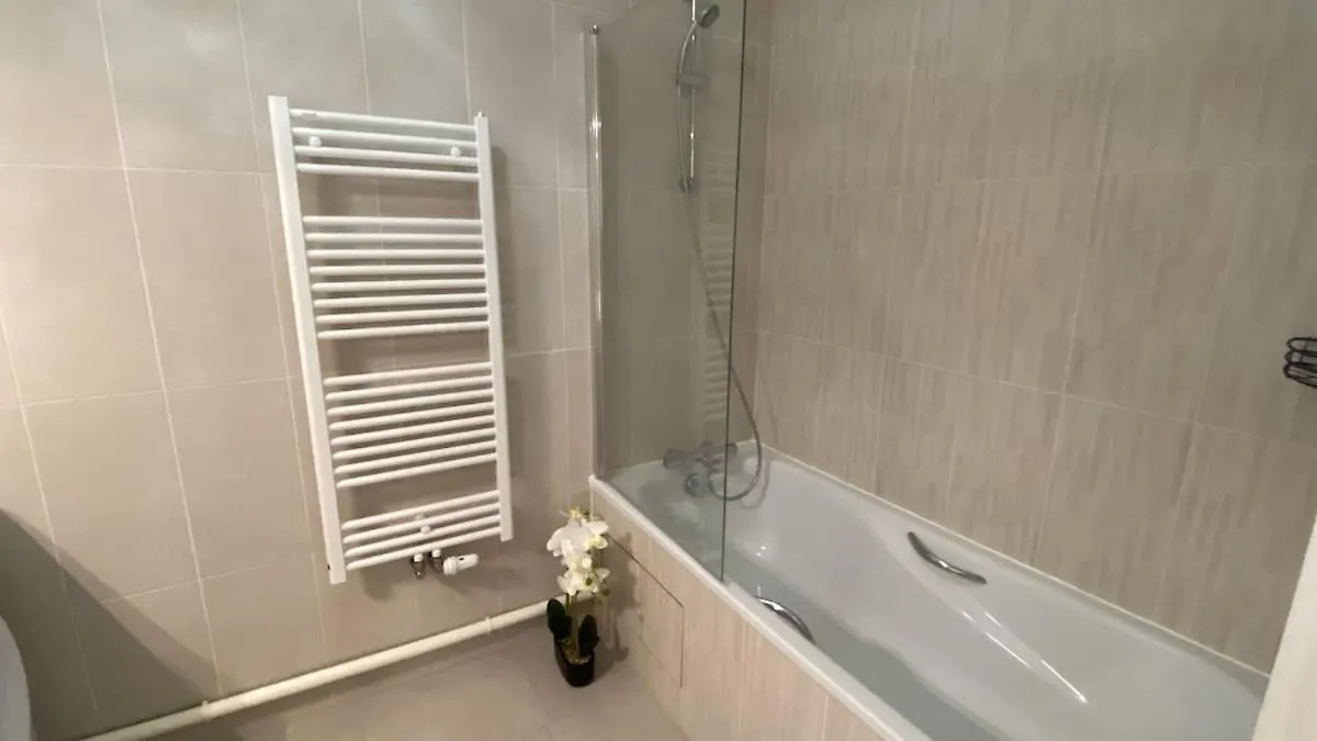 Linaland - Charming Apartment Near Paris Chatenay-Malabry 0*,